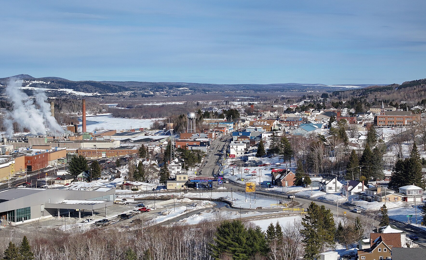 10 Secluded Towns Where the Border Blurs in Northeast Maine